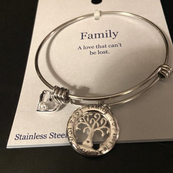 belk Jewelry - "Family" Bracelet